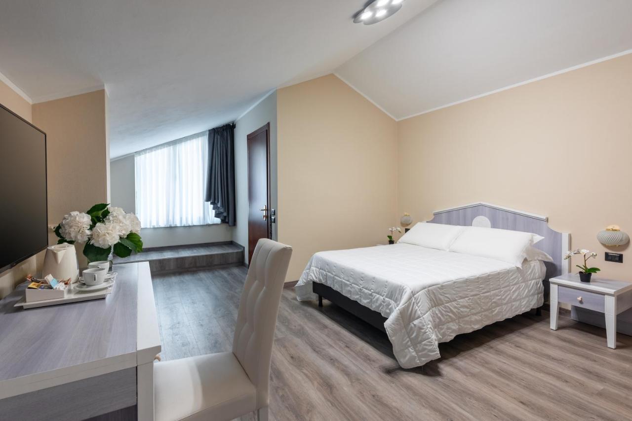 Rivoli Hotel Extérieur photo