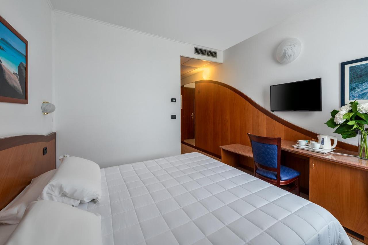 Rivoli Hotel Extérieur photo