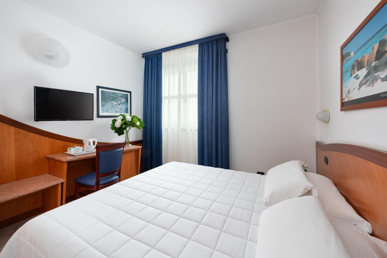 Rivoli Hotel Extérieur photo