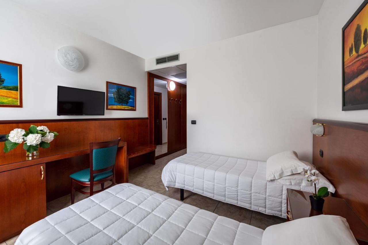 Rivoli Hotel Extérieur photo