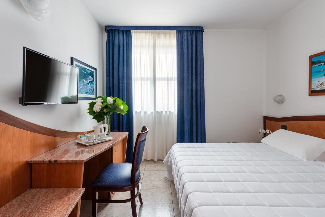 Rivoli Hotel Extérieur photo