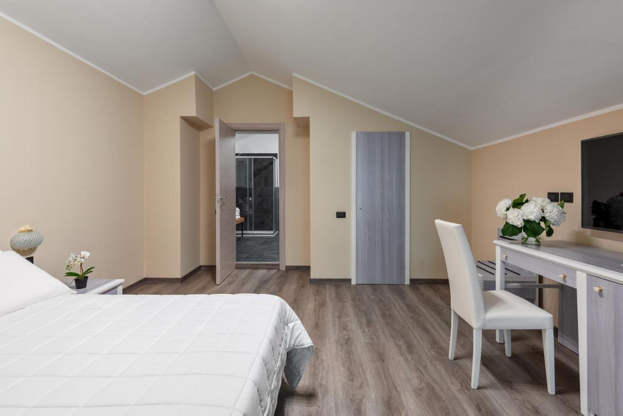 Rivoli Hotel Extérieur photo